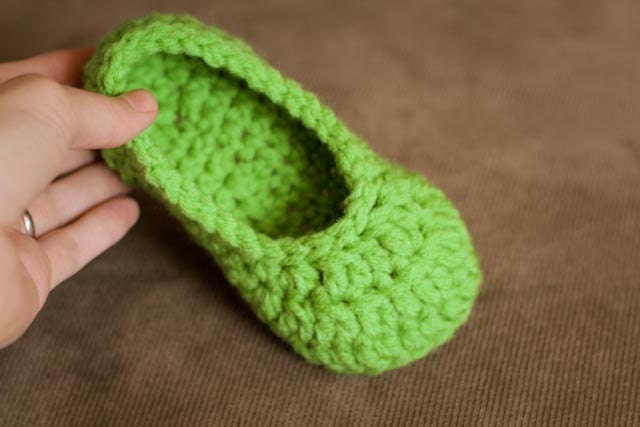 Instant Download - Crochet Pattern - Little Oma Slippers (6 sizes)