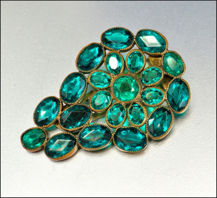Art Deco Brooch Dress Clip Emerald Green Glass Gold Brass Vintage 1920s Jewelry