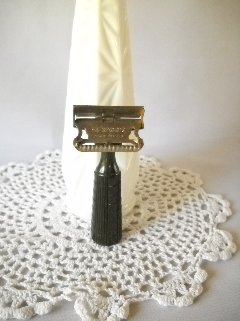 Vintage Razor Men's Razor Vintage Treet Razor Chrome Plastic Handle Wet Shaver