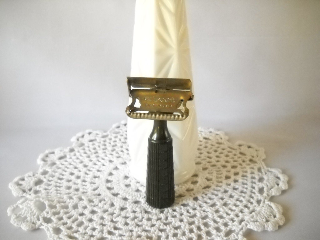 Vintage Razor Men's Razor Vintage Treet Razor Chrome Plastic Handle Wet Shaver