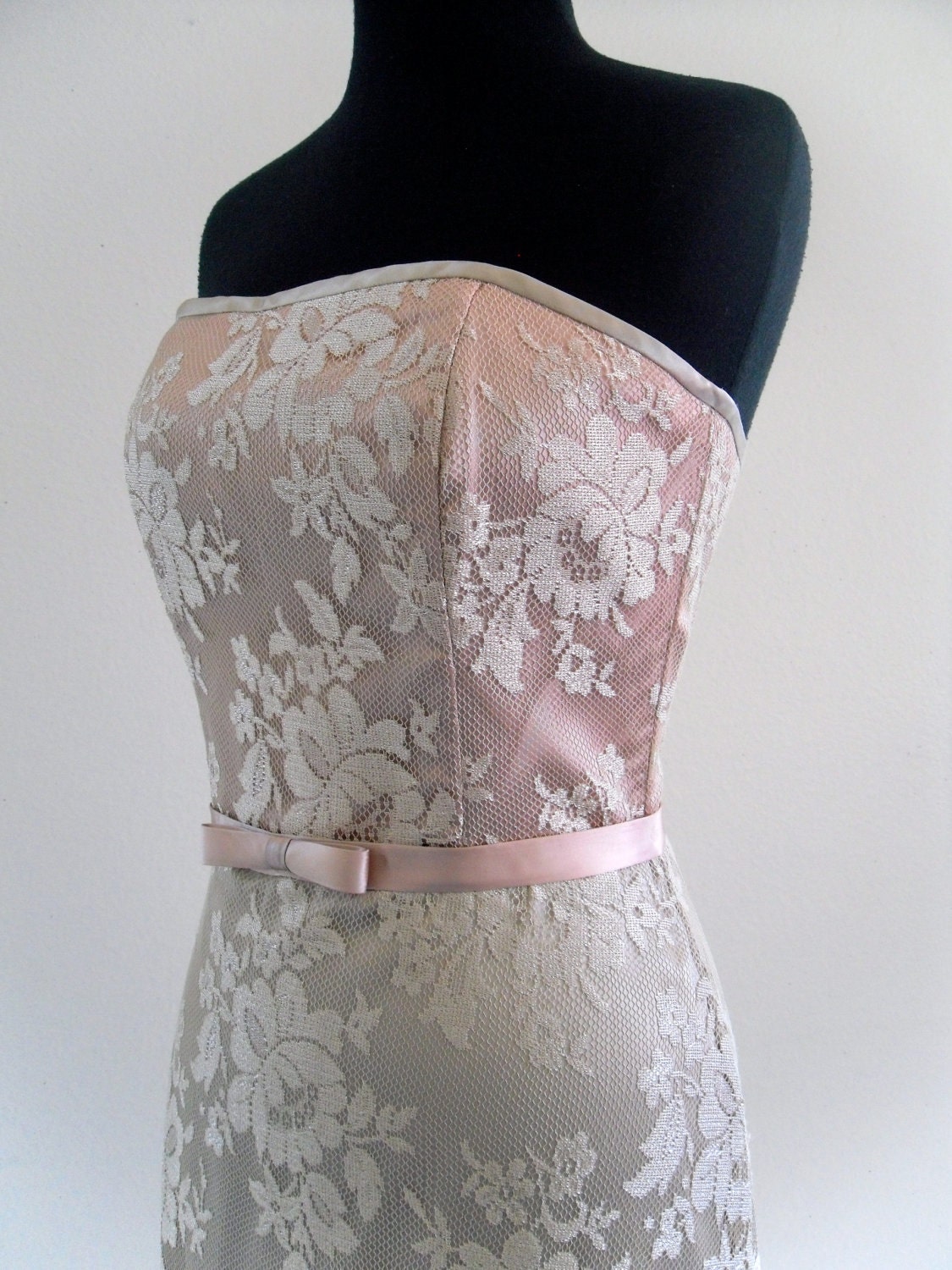 Reserved . JeSsiCa McCLintoCk LaCe 2 eLeGant WeDDing ProM ForMaL MaXi GowN DreSs . SM . medium . hanger