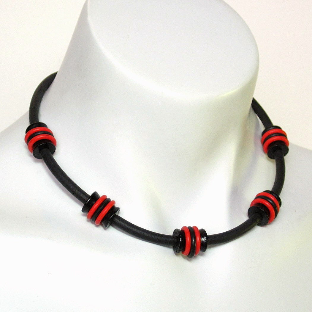 red rubber necklace, rubber bracelet, black and red rubber jewelry, modern necklace, modern jewelry, summer fashion