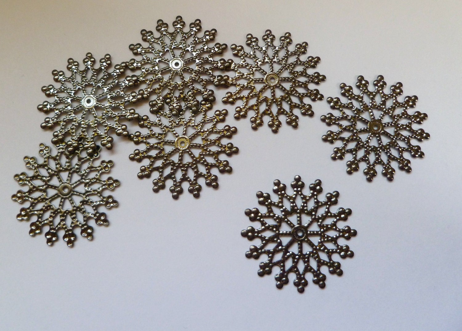 Filigree Components 29mm disc- pkg of 7