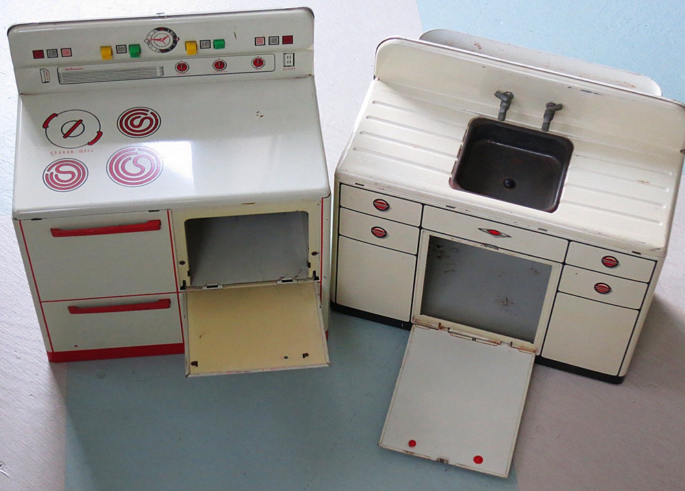 1950s Wolverine Toy Stove and Marx Toy Sink