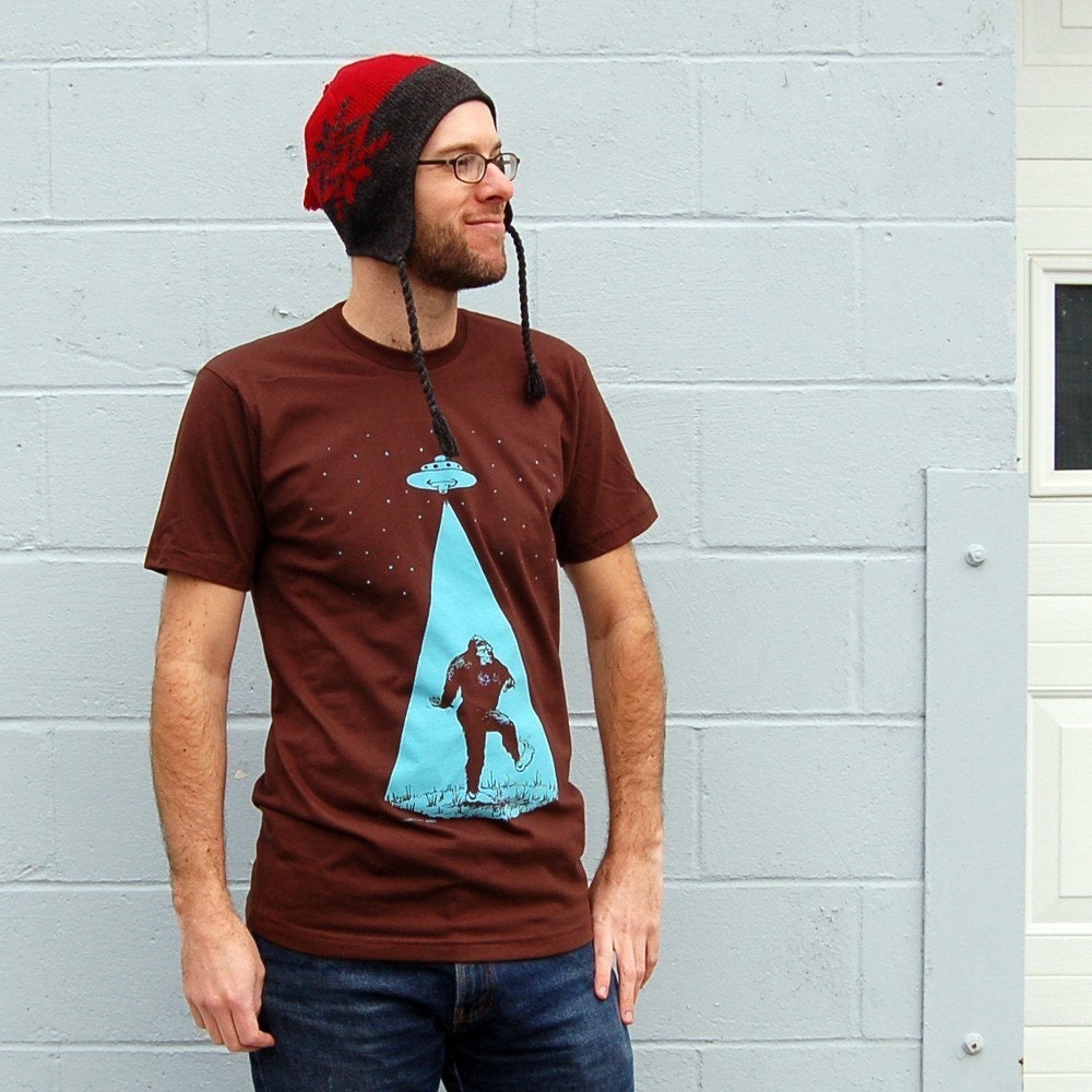 Bigfoot Abducted By UFO Mens 2001 Fine Jersey American Apparel Brown TShirt S, M, L , XL Big Foot