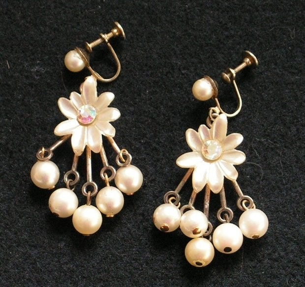 Vintage Earrings Chandelier Pearl Beads MOP Daisy Flower Aurora Borealis Rhinestones