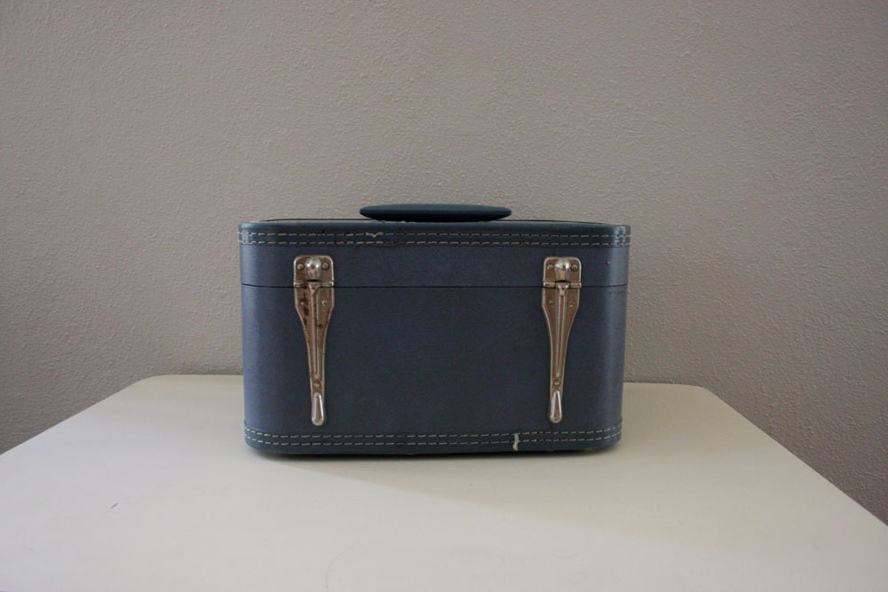 Holiday Sale // 1960s Vintage Train Case in Slate Blue and Silver . Mid Century Style