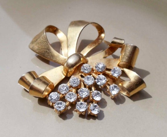 Vintage Gold Bow rhinestone brooch