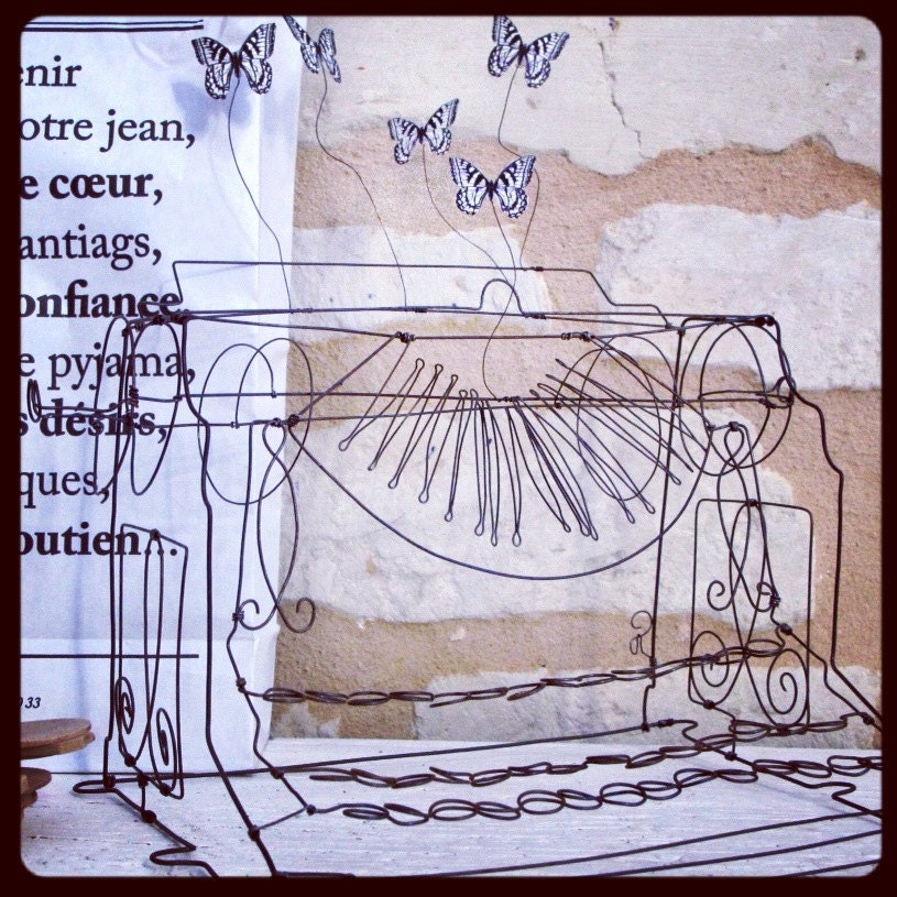 MADE TO ORDER - Vintage Machine- Old typewriter in wire.