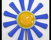 Glassworks Northwest - Bright Blue Daisy Flower Stake - Fused Glass Garden Art