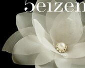 Ceilia Series - Ivory Bloom Hair Pin with Pearl and Rhinestone