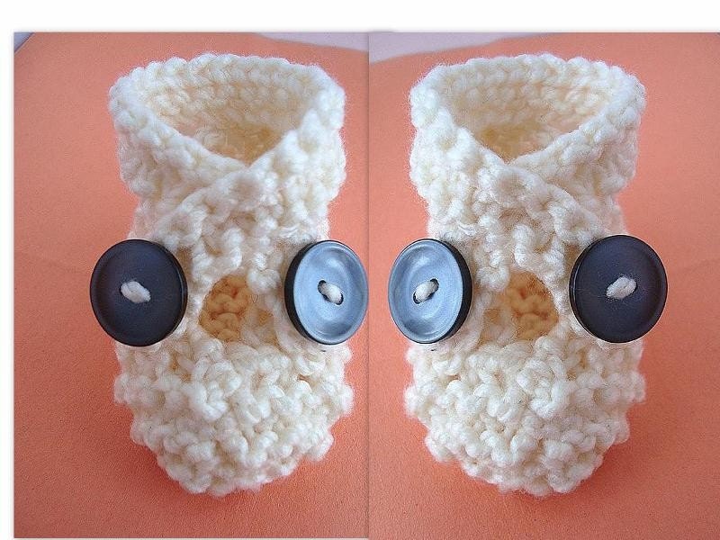 KNITTING PATTERN num 342 SLIPPERS),  Cross Over Booties or Slippers,  Newborn to Adult,  sell your finished items, instant download