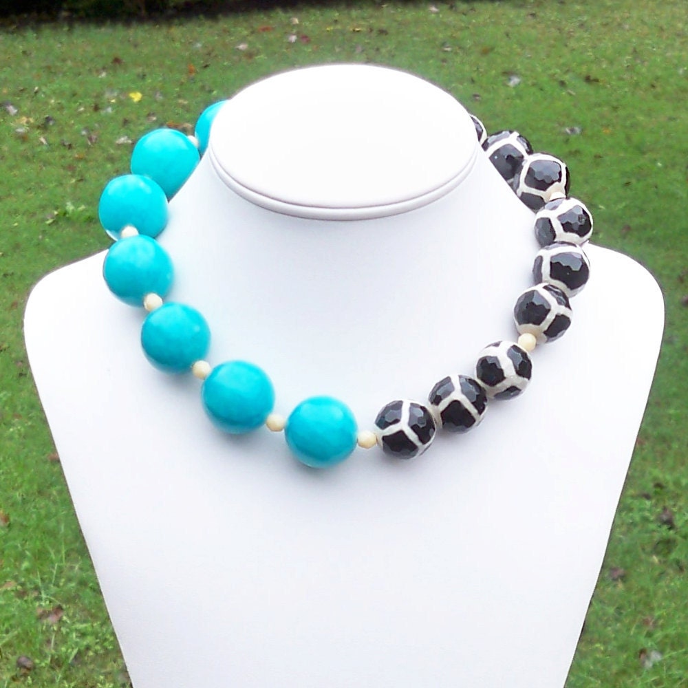 Chellsie - GORGEOUS Chunky 20mm Round Faceted Black Cream Agate Animal Print and 25mm Round Aqua Jade Gemstone Beaded Necklace