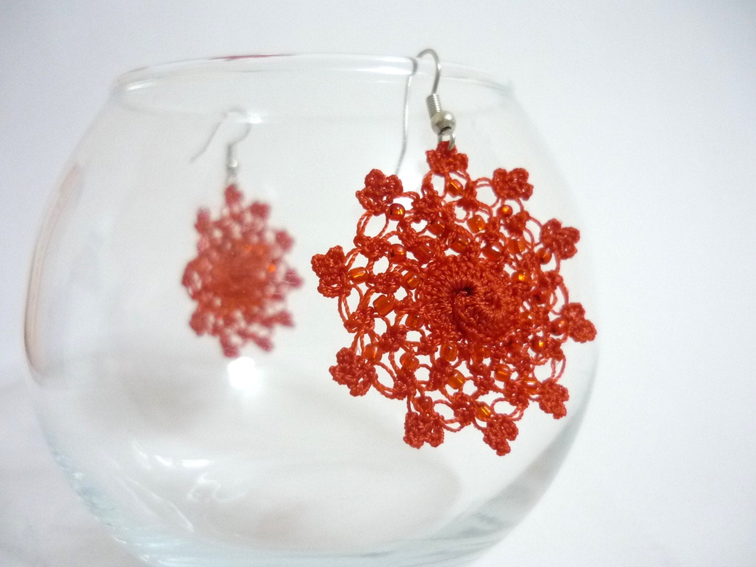 Little Moons Crocheted Earrings in red