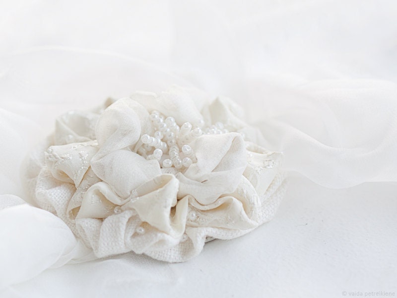 Sale: 30% off - Milk White Textile Flower Brooch Ivory Romance Wearable Fiber Art for Weddings and Special Occasion - vart