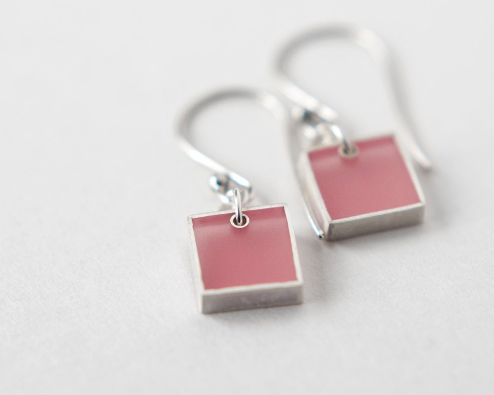 Hey Hey earrings in pink resin and sterling silver - square