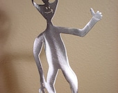 Alien Roswell Metal Lawn Yard Art Garden Decor Stake UFO Crash Site Plant Spike Extraterrestrial Hitchhiker Galaxy Area 51 Outdoor Ornament