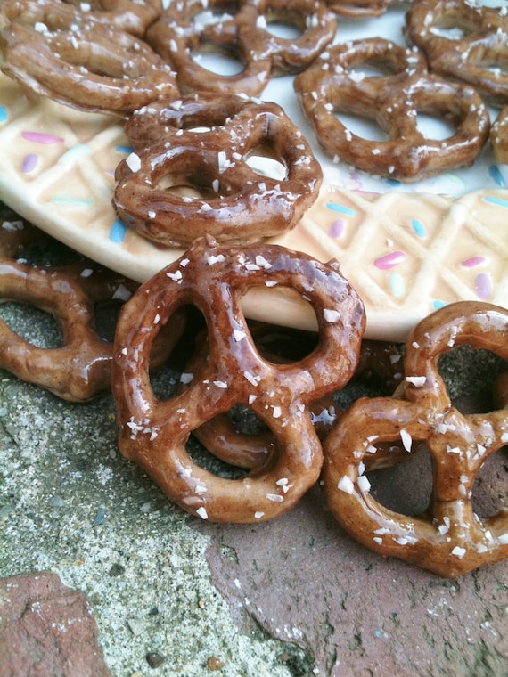 Pretzel magnets life like food magnets