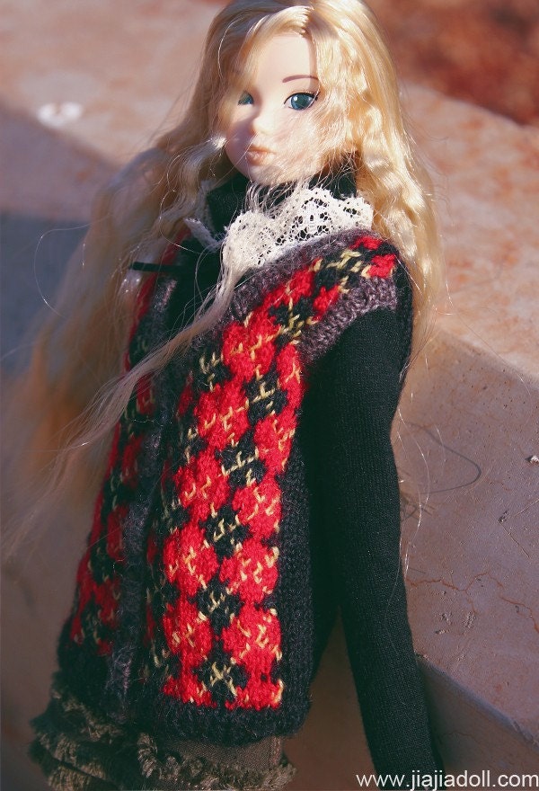 jiajiadoll-hand knitting-classical red checked vest fits momoko or misaki or Blythe