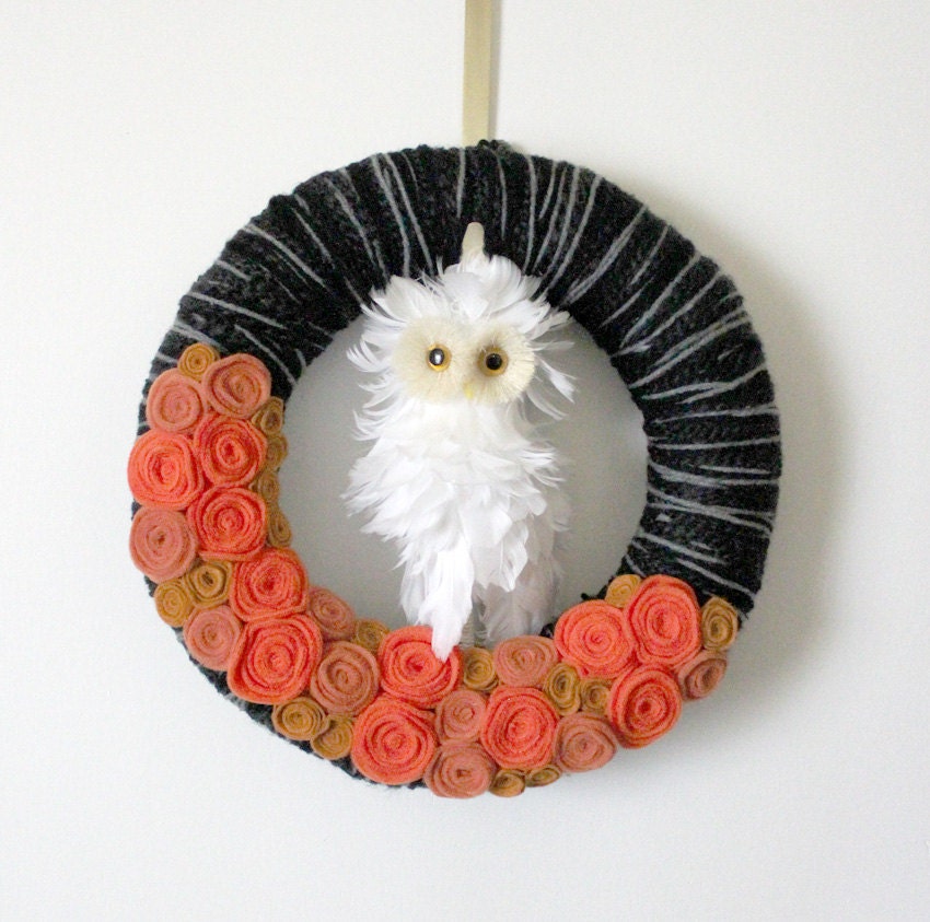 Halloween Owl Wreath, Black and Orange, 14 inch size