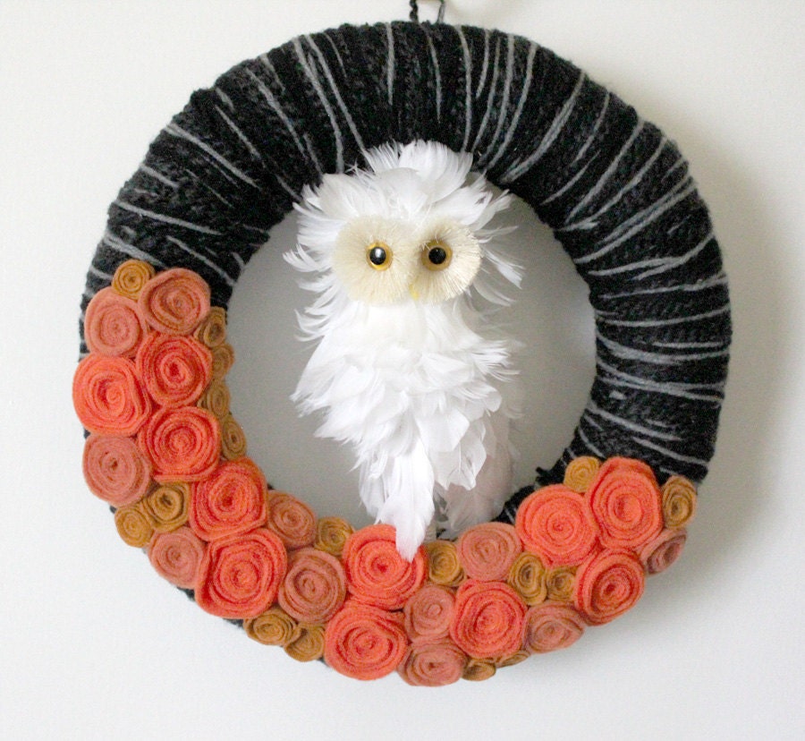 Halloween Owl Wreath, Black and Orange, 14 inch size