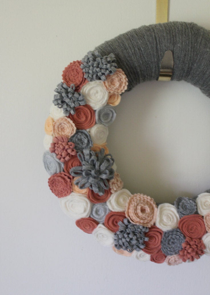 Gray Peach Wreath, Yarn and Felt Wreath, Gray, Peach, Coral, Off White Colors, 12 inch size