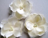 Ivory flower with pearls or rhinestones - BELMONT no.58