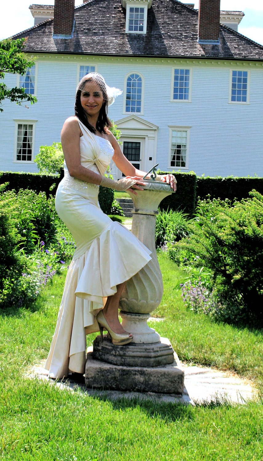 LIZ, Vintage Style Wedding Dress, Hollywood Glam, Mermaid Style, Asymmetric Style