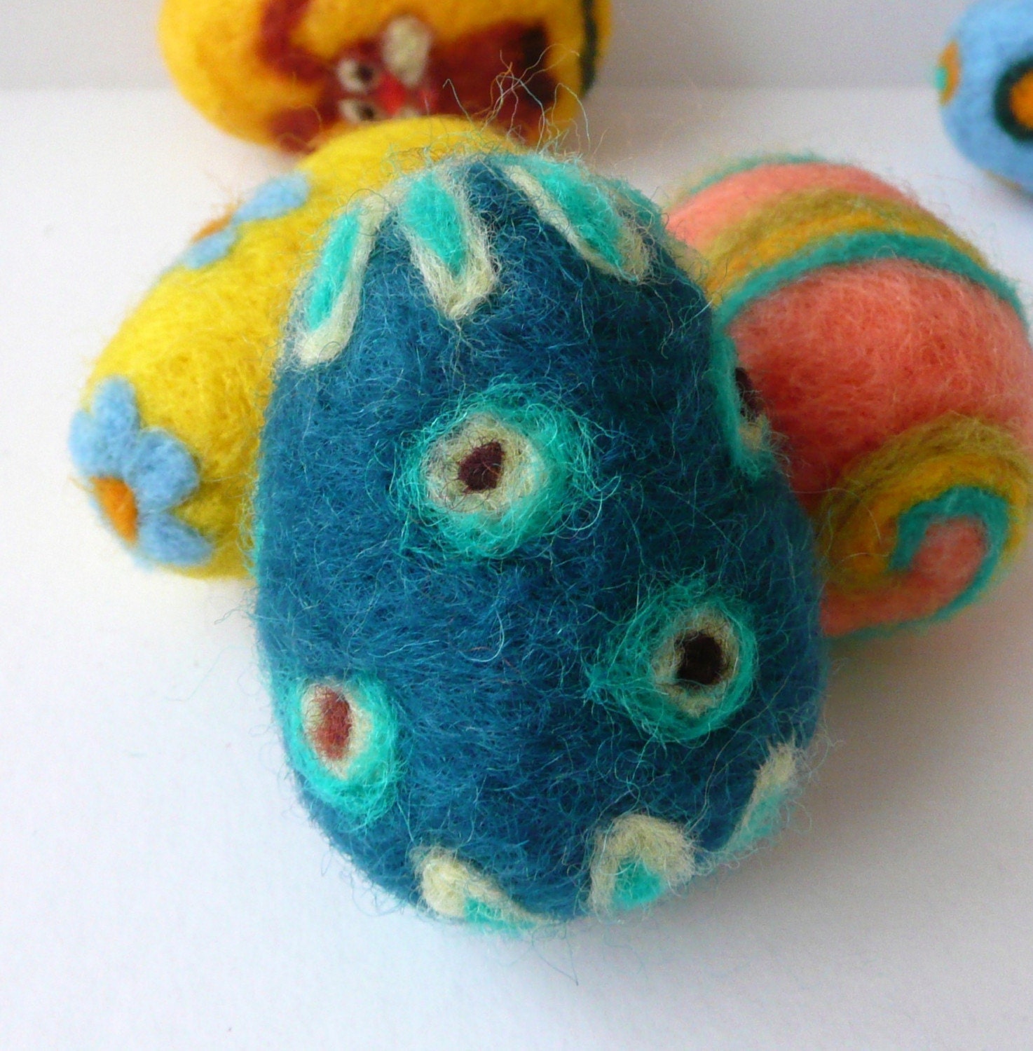 Felted peacock egg