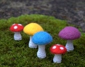 Weddings favor Alice in Wonderland felted wool mushrooms  2 small bag charms keyring eco friendly Birthday party decor gift decoration