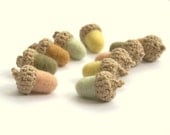 10 felted wool Acorns pastel Weddings favor home decor enchanted forest Birthday party Mother gift beige moss decoration autumn chic garland