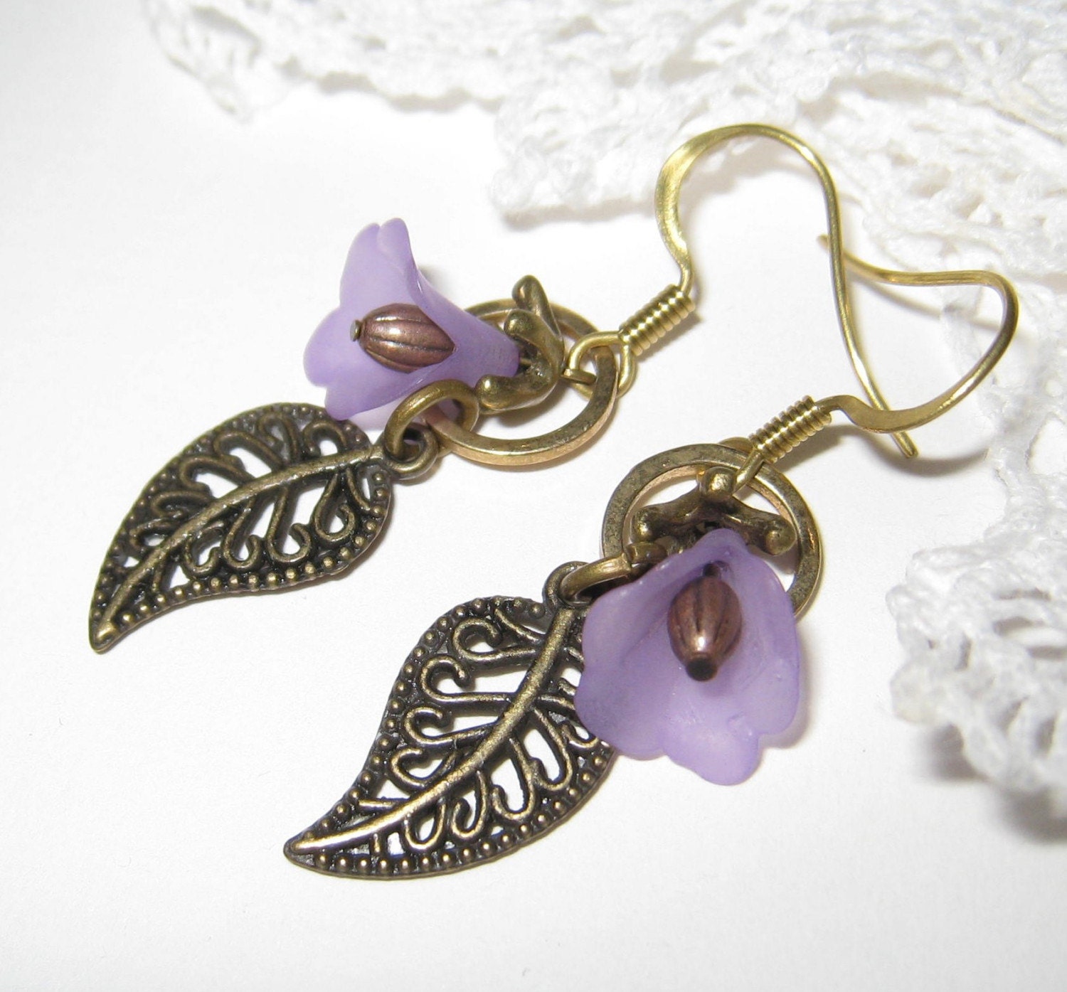 Vintage purple lily dangle (ER-009)