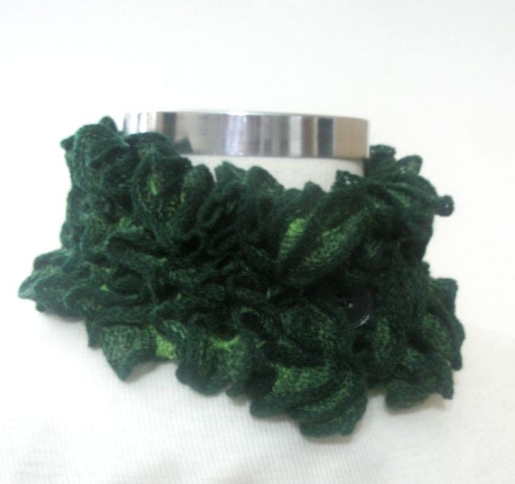 Green Cowl Knitting Cowl or Ruffle Neckwarmer Chic Cozy Warm