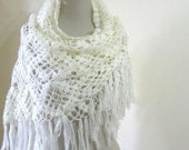 RESERVED FOR EV Triangle Very Soft and Chic Cream Shawl