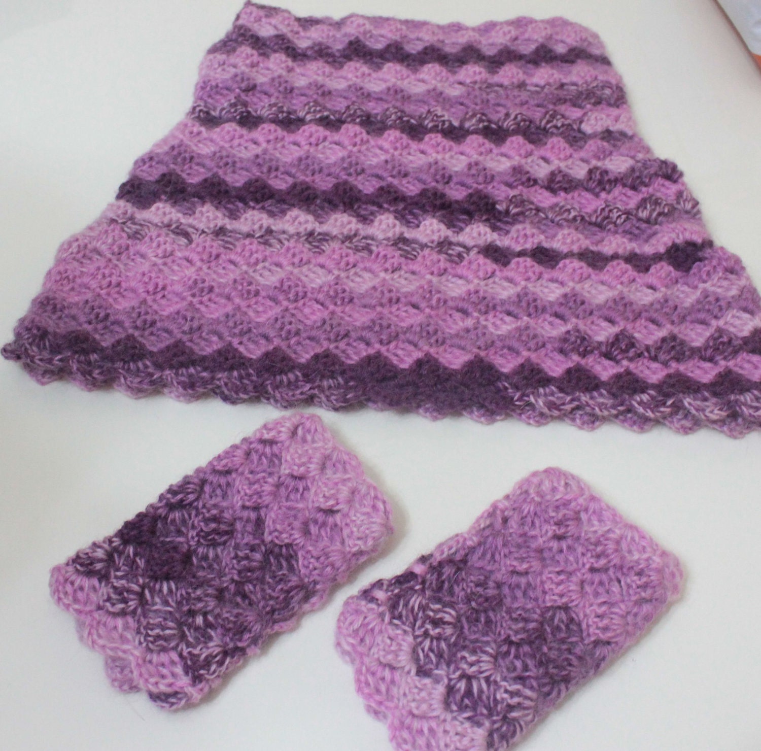 Amethyst purple Lilac Infinity Cowl with Fingerless Gloves Mittens, Fall Spring Hand Knit For Her Winter Fall Holiday Accessories