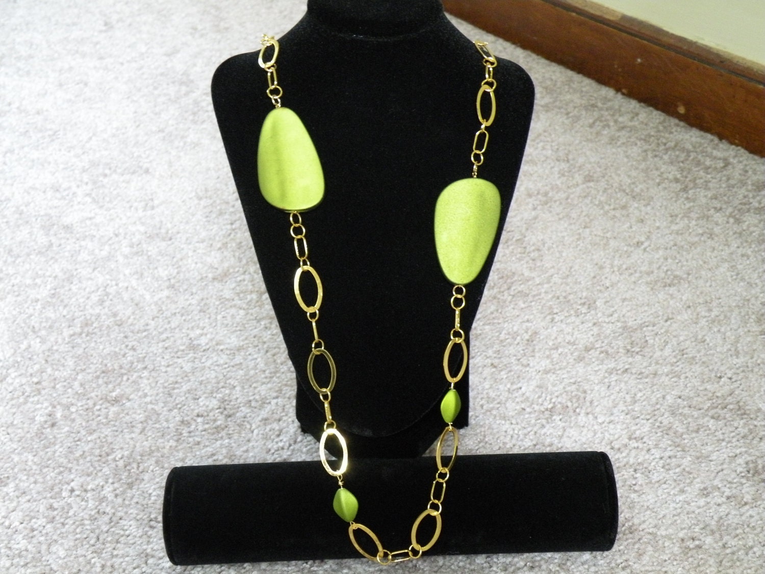 Green Glam. Long chain with green rubberized beads necklace.