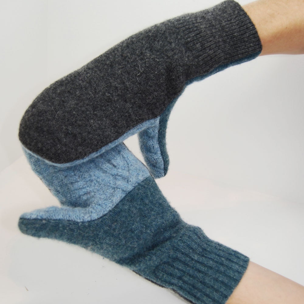 Mittens in Frosty Winter Day - Grey and Blue - Recycled Wool - Fleece Lined - mirabeans