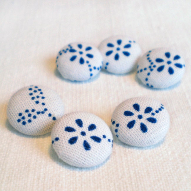 Fabric Buttons - Hungarian Blue Dying Flowers In White - 6 Small Floral Fabric Covered Buttons