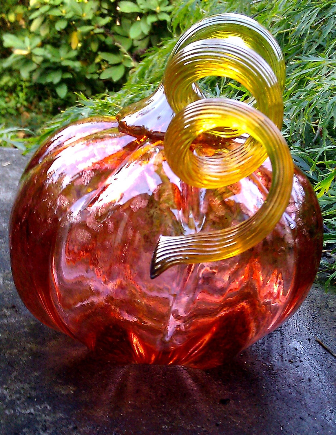 Halloween glass Pumpkin - Transparent Salmon with glitter and a rich gold stem