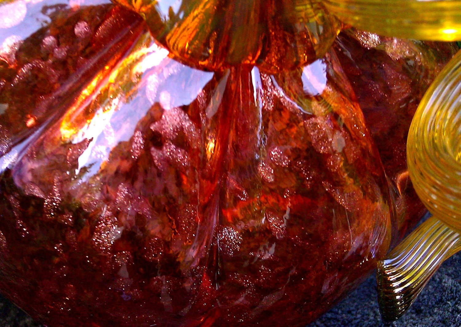Halloween glass Pumpkin - Transparent Salmon with glitter and a rich gold stem