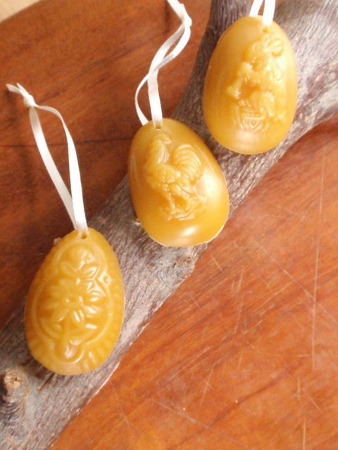spring vintage-inspired ornament / pure beeswax decorations (set of 3)