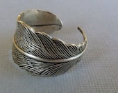 Silver Feather Ring, Feather wrap Ring, Adjustable Feather Ring - pinkingedgedesigns