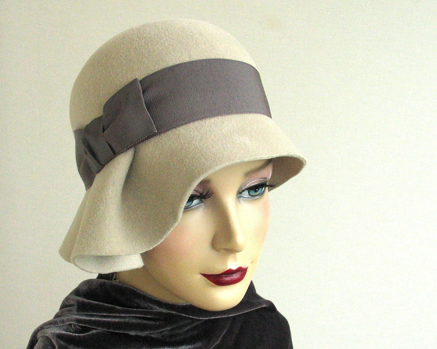 Gray wool velour cloche hat with pleated brim