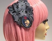 Retro Tattoo Feather Hair Clip Gray Curly Feathers Skull And Rose Rockabilly Pin Up Burlesque Goth