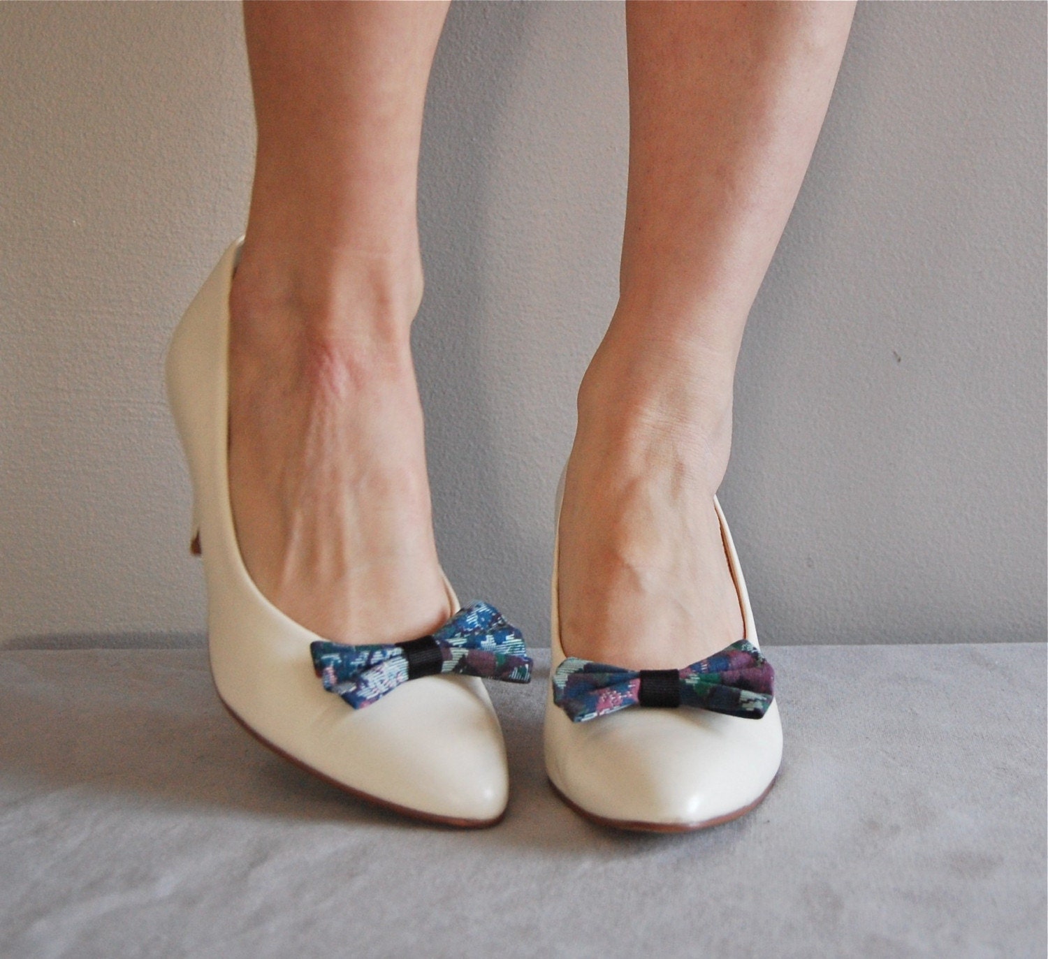 vintage cream TAPESTRY BOW heels