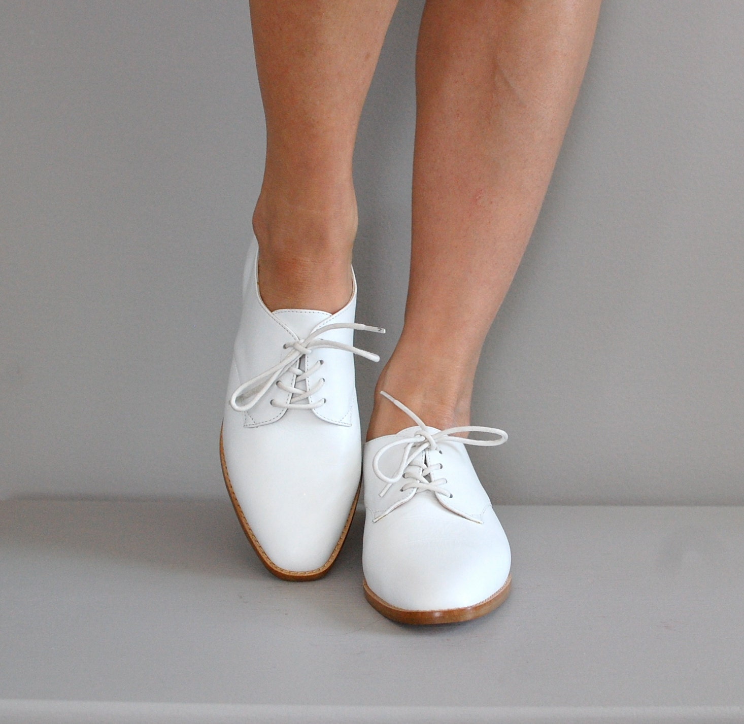 white leather oxfords / 80s oxfords / white oxfords