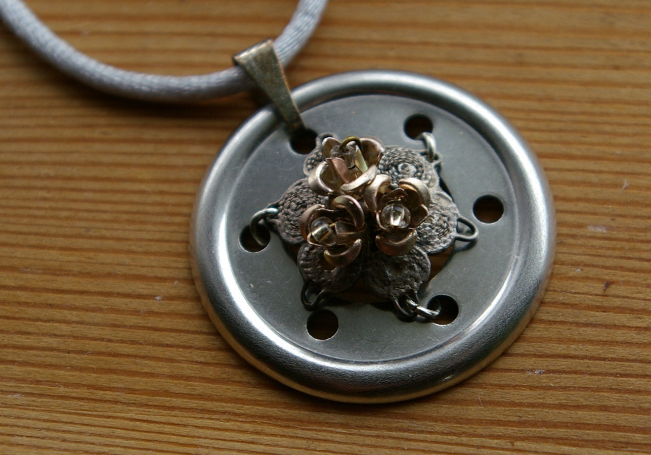 Aluminum Silver & Roses Necklace