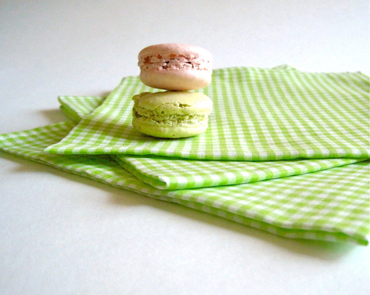 Picnic Table NAPKINS Set of 4 in Mint Green Gingham / Retro Checkered Kitchen Food Linens - Eco friendly Summer - SewnNatural