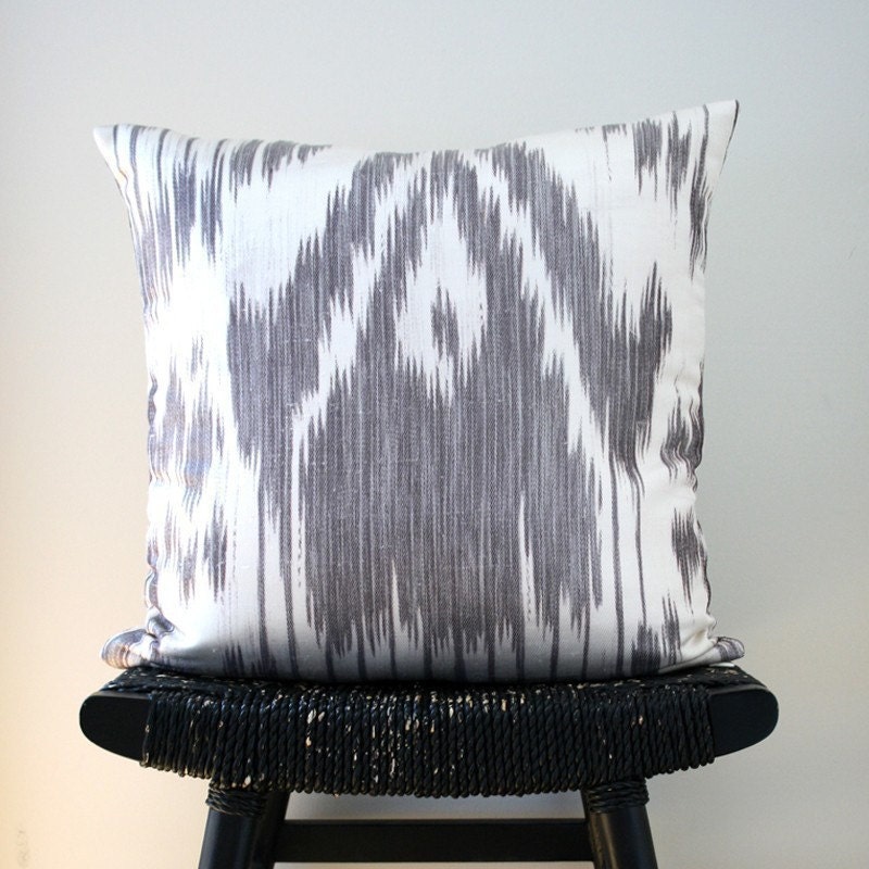 IKAT Linen and Silk Cushion Cover 45 x 45 cm