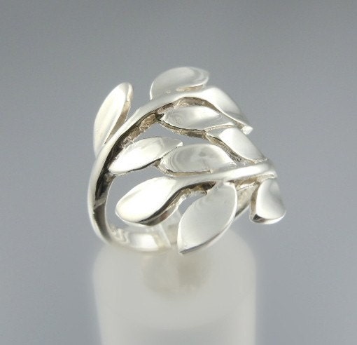 Apple Branch Leaves Ring